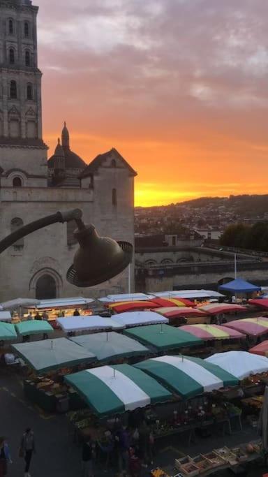 Appartement Superbe Duplex Vue Cathedrale Exceptionnelle à Périgueux Extérieur photo